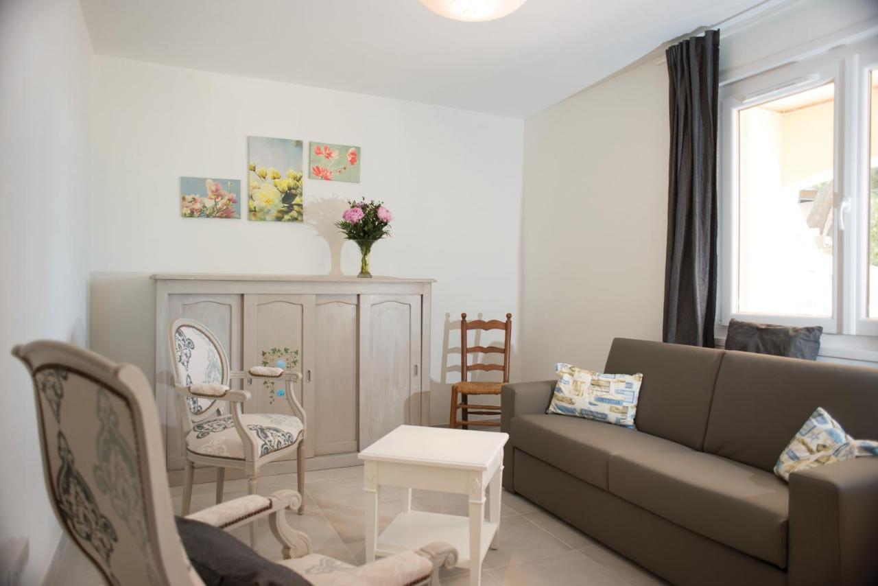 Appartements Des Joncas มาร์ติกส์ ภายนอก รูปภาพ