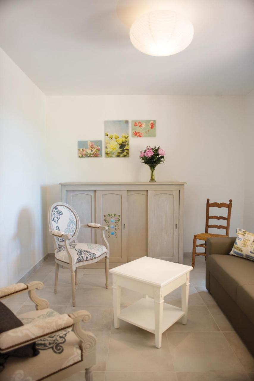 Appartements Des Joncas มาร์ติกส์ ภายนอก รูปภาพ
