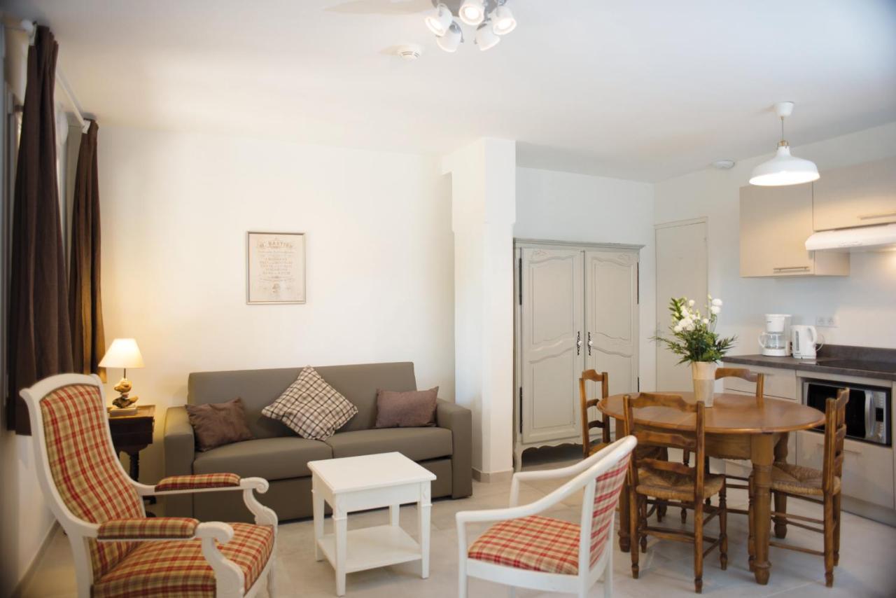 Appartements Des Joncas มาร์ติกส์ ภายนอก รูปภาพ
