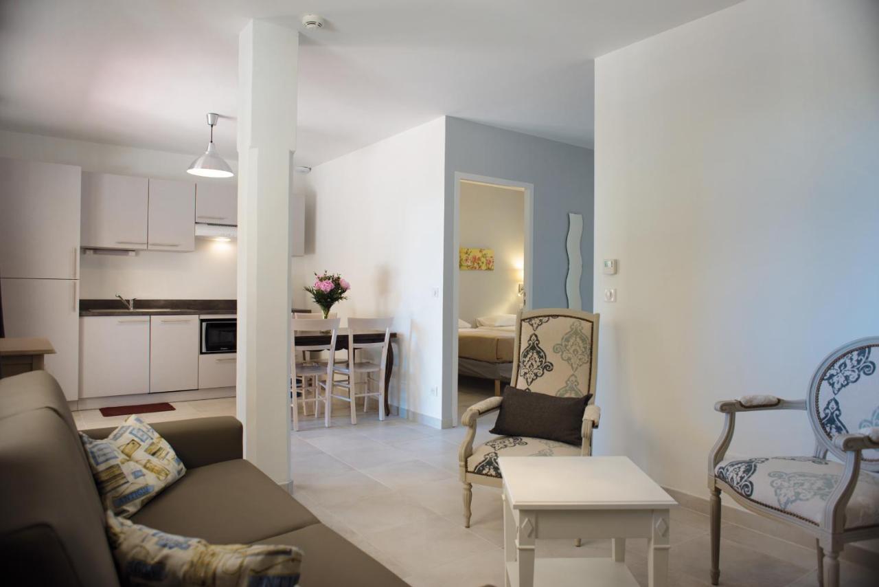 Appartements Des Joncas มาร์ติกส์ ภายนอก รูปภาพ